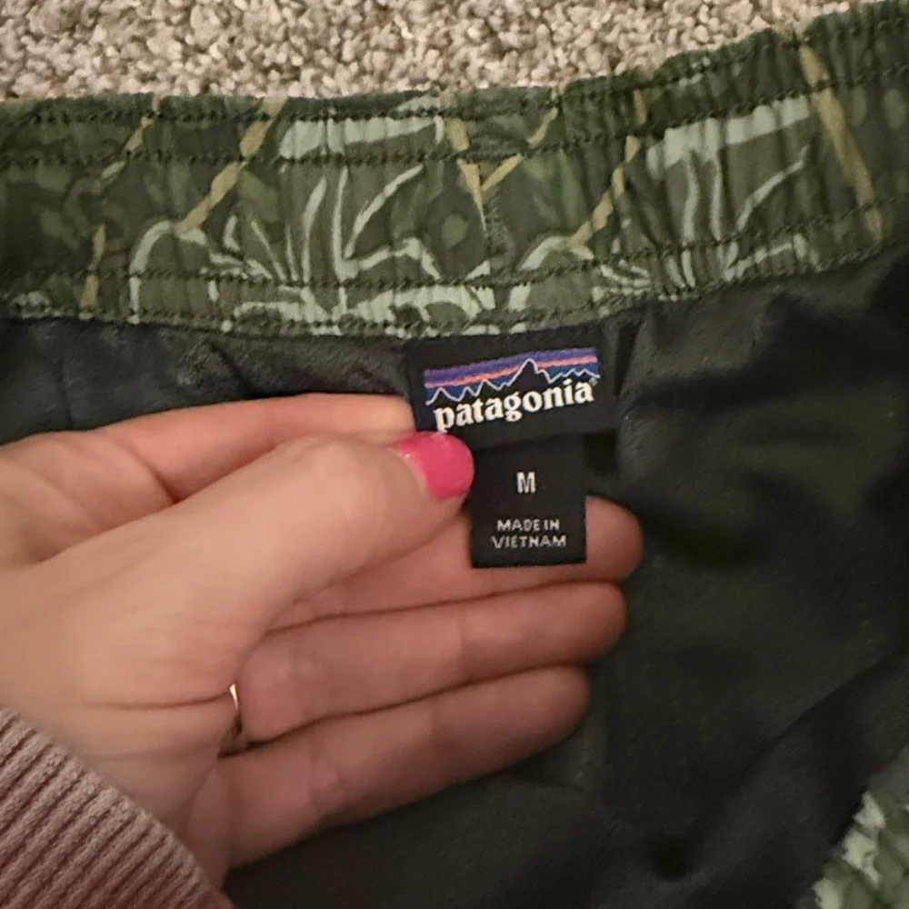 Patagonia Boys' Baggies Boardshort Thistle Green Swim Trunks Medium